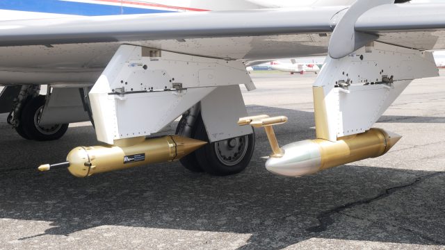 Particule detectors under SAFIRE/Flacon20 wings © C. Crevoisier, 2018