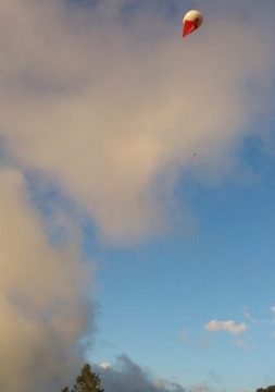 Ballon captif à 300m au-dessus de la surface. Site des orchidées.